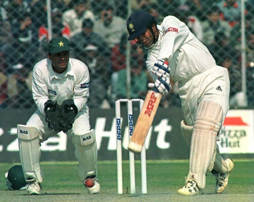 16. 118 (140) ODI vs Pakistan, Sharjah, 15 April 1996