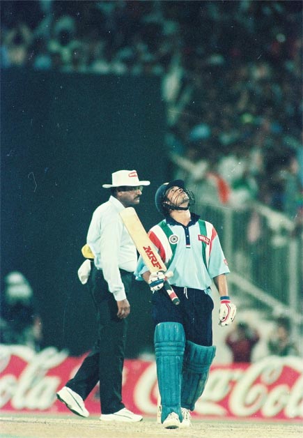 29. 100 (89) ODI vs Australia, Kanpur, 7 April 1998